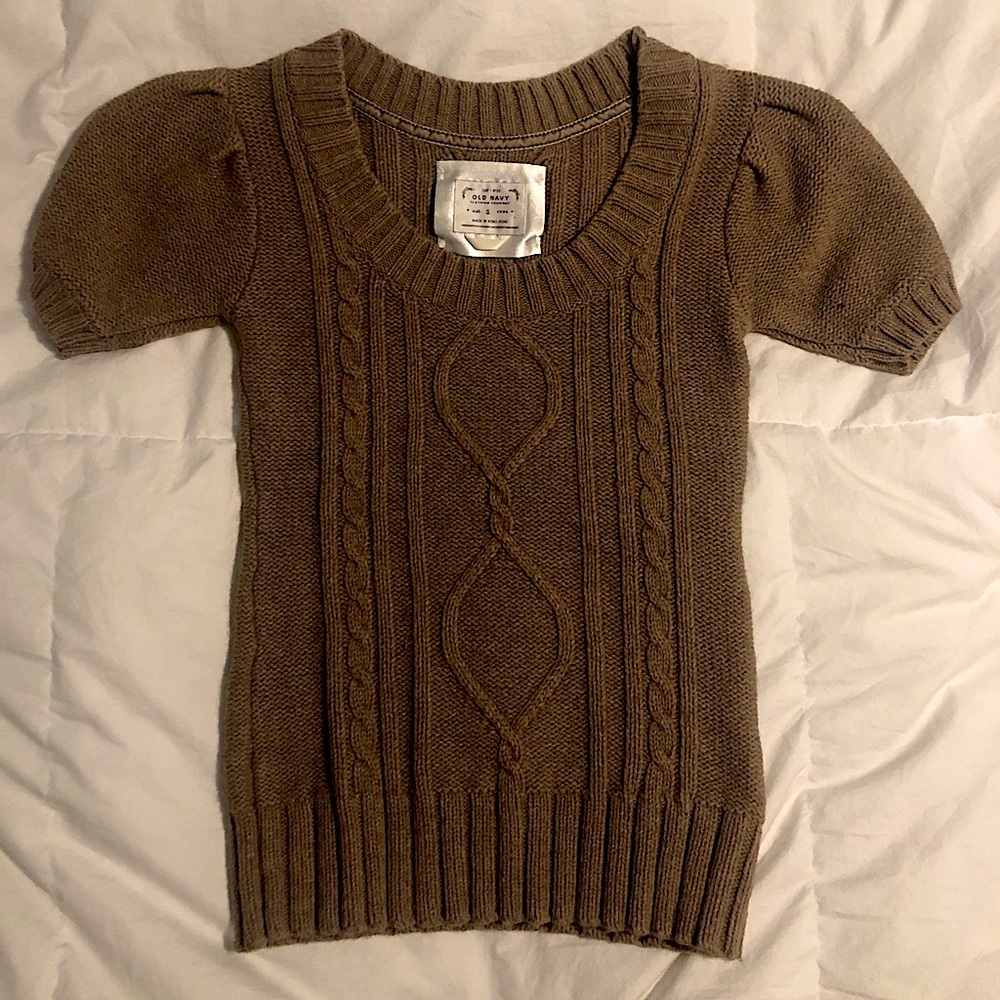 Shortsleeved sweater